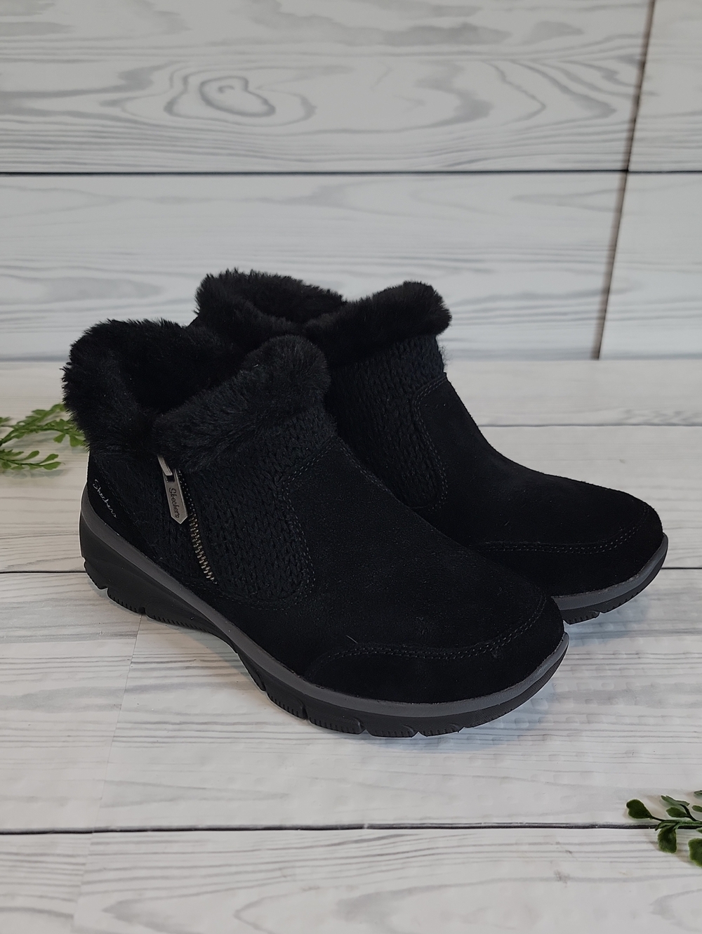 Skechers Ankle Boots Relaxed Fit Easy Going Bootie Black Faux Fur Womens 7.5
